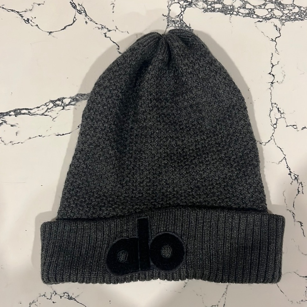 Alo Yoga Cool Skies Beanie Hat